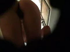 細かくピアスの不貞の妻を持つ男はハンサム ...