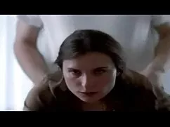 女の子はロシアの人々のための本当のお祝い ...