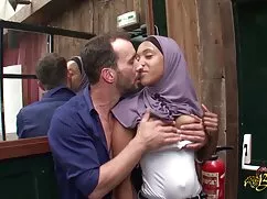 茶色はそれをするのが好きです。 女 エッ ...