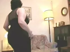 彼女はマッサージ師が彼女に触れる前に興奮 ...