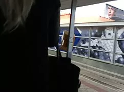 ロサンゼルスの舌から男が出て行きました。 ...