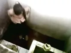 女の子の猫の中で仕上げるために男との美し ...
