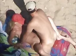 アジアの楽しんでペニスの彼の友人 エッチ ...